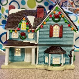 Lemax CUSHING COTTAGE Table Accent Dickensvale Village Collection 1994